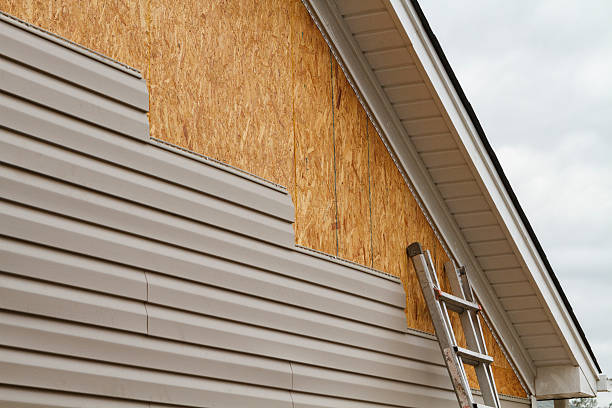 Professional Siding Inspection technician working in East McKeesport, PA